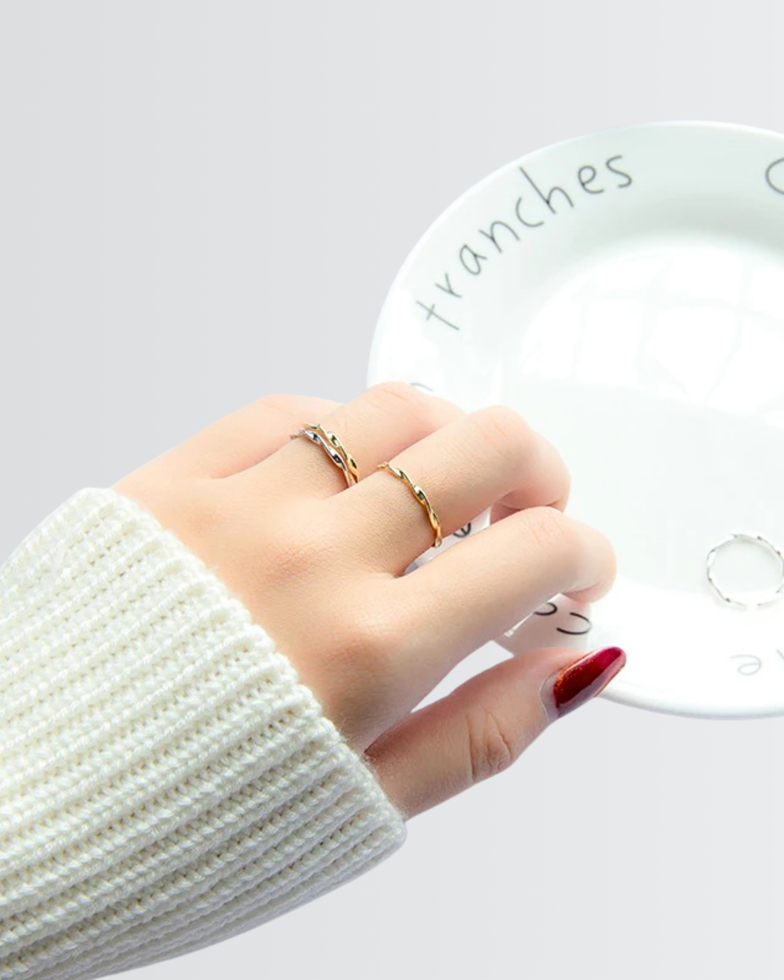 Gorgeous Curves Minimal Ring