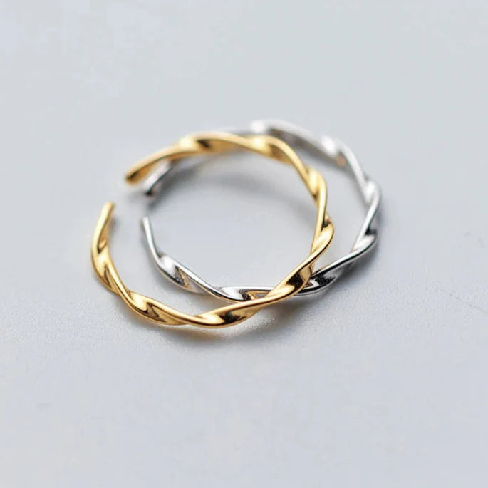 Gorgeous Curves Minimal Ring