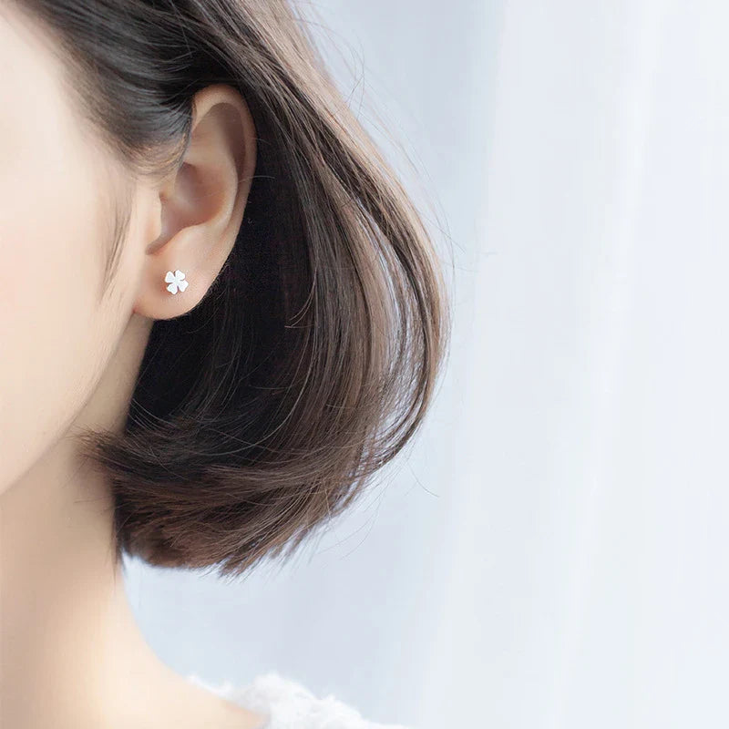 Classy Clover Minimal Studs