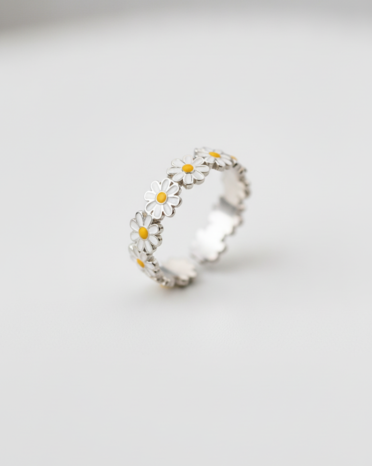 The Blooming Daisy Ring