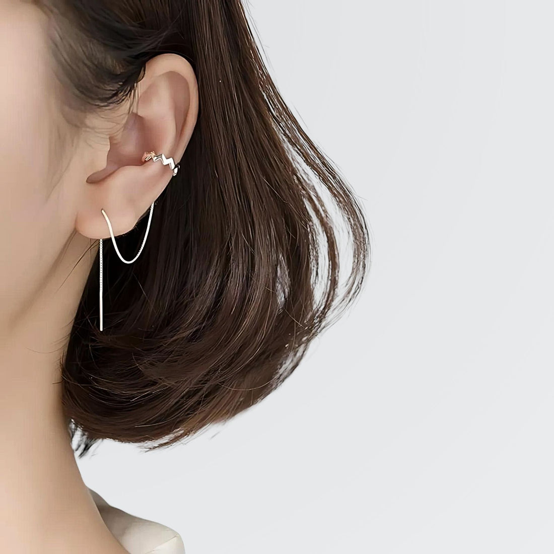 Trendsetting Wave Earrings