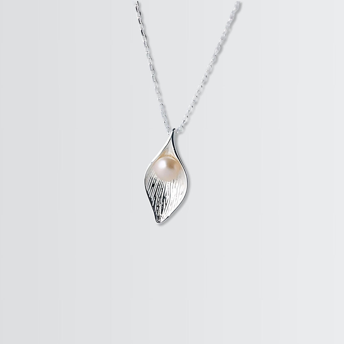 Beauteous Leaf Pearl Necklace