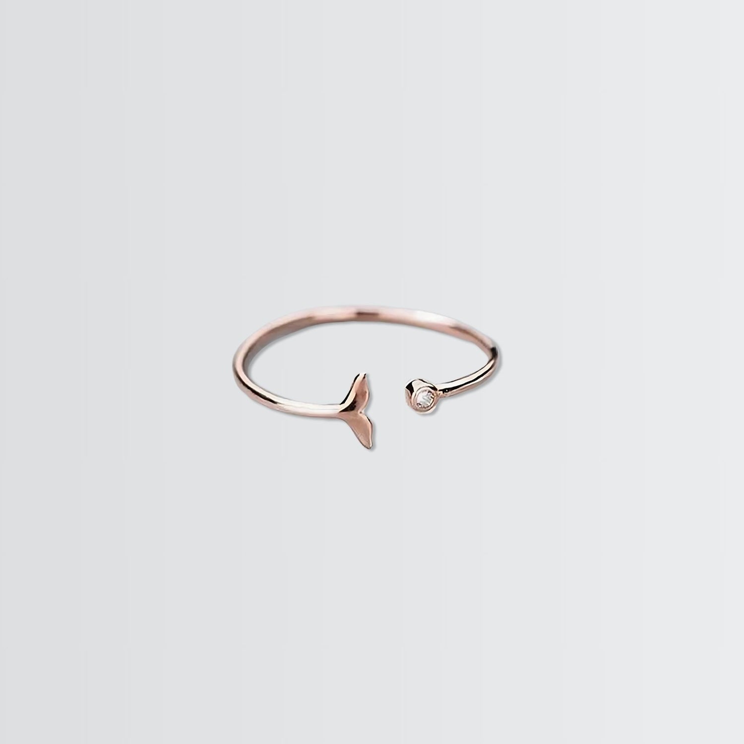 Lovely Dolphin Tail Minimal Ring