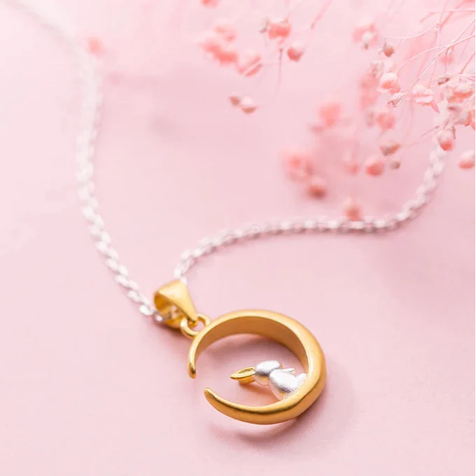 The Lucky Hopper Minimal Necklace