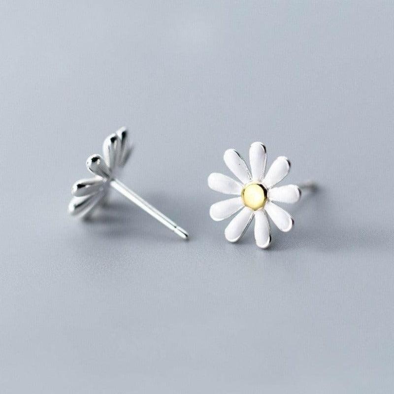 Glowing Daisy Studs - Blinglane